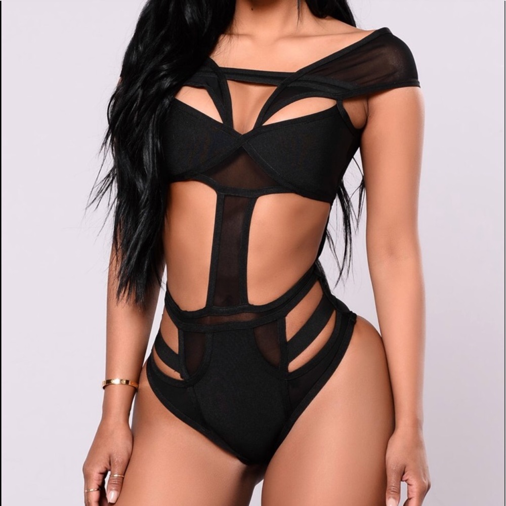 (XS) black swimsuit NWTS